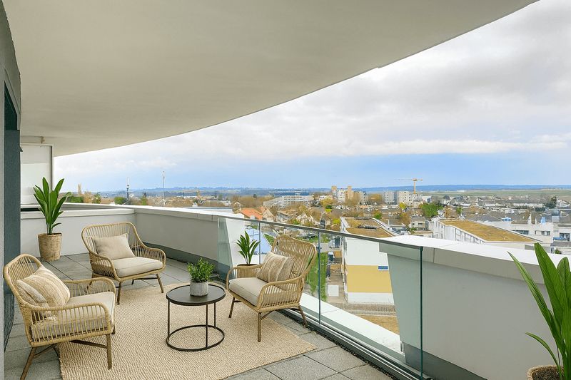 Exklusive 3-Zimmer-Wohnung im 7. Obergeschoss mit Traumblick und großem Balkon!